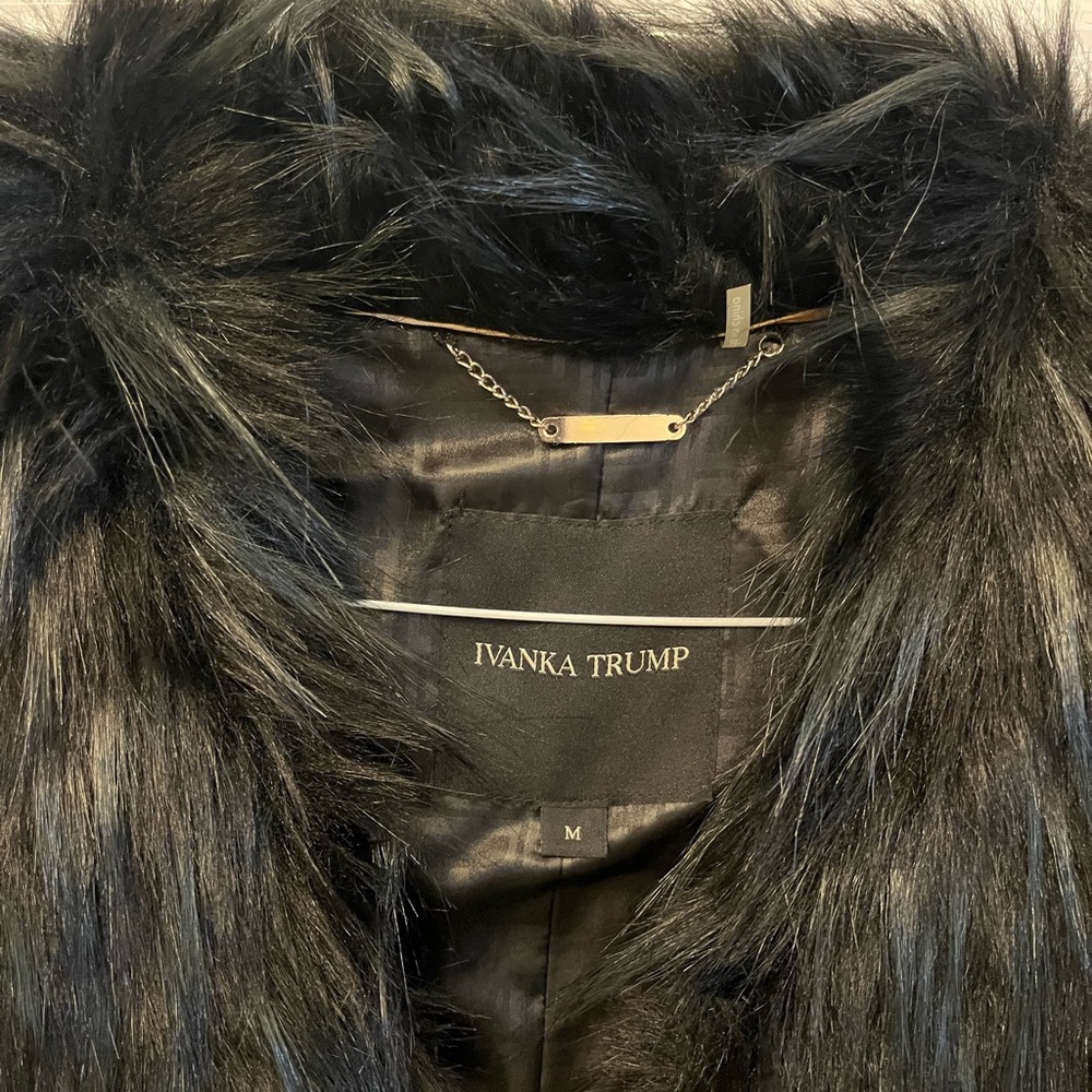 Ivanka Trump Fur vest MediumNew with Tags never worn